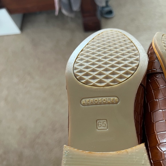 WOMEN’S AEROSOLES LOAFERS - Picture 3 of 3